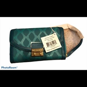 Vera Bradley Ultimate Wristlet Ikat Diamonds Teal